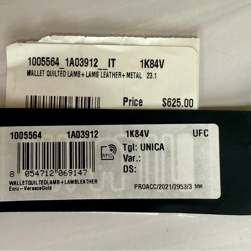 Versace Ivory Quilted Lambskin Bifold Wallet – Medusa Emblem | New in Box - Picture 8 of 9